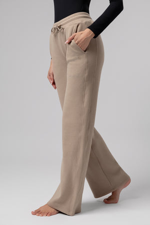 lelosi supercomfort φόρμα saweetie 1